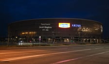 Tarczyński Arena z hołdem dla Jacka Magiery. Specjalny napis na membranie: „Żegnaj trenerze. Jacek Magiera 1977-2026"