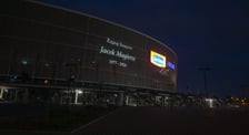 Tarczyński Arena z hołdem dla Jacka Magiery. Specjalny napis na membranie: „Żegnaj trenerze. Jacek Magiera 1977-2026"