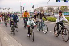 "Rowerowa mobilizacja" - przejazd z parkingu P+R przy ul. Fieldorfa na piknik na terenie Młodzieżowego Ośrodka Socjoterapii przy Kieleckiej