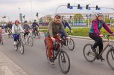 "Rowerowa mobilizacja" - przejazd z parkingu P+R przy ul. Fieldorfa na piknik na terenie Młodzieżowego Ośrodka Socjoterapii przy Kieleckiej