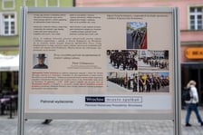 <p>Wystawa poświęcona rzemiosłu kamoniarskiemu do obejrzenia w Rynku do 8 maja</p>