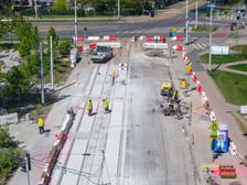 Ostatnie prace w rejonie skrzyżowania Glinianej z Borowską. Zdjęcie z 28 kwietnia. 1 maja pojadą tędy tramwaje