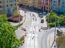 Ostatnie prace na Glinianej w rejonie skrzyżowania z Łódzką. Zdjęcie z 28 kwietnia. 1 maja pojadą tędy tramwaje