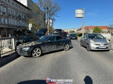 Zderzenie trzech samochodów osobowych przy Mostach Warszawskich we Wrocławiu - 28.04.2026 r.