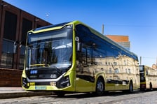 <p>BMC Procity+ 12m EV od zewnątrz</p>