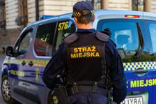 <p>Pierwszy dzień pilotażu na Placu Solnym we Wrocławiu - zakaz wjazdu dla samochod&oacute;w i motocykli</p>