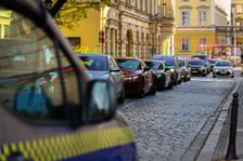 <p>Pierwszy dzień pilotażu na Placu Solnym we Wrocławiu - zakaz wjazdu dla samochod&oacute;w i motocykli</p>