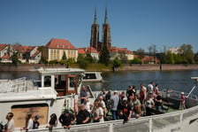 Wrocławianie i turyści podczas majówkowego spaceru