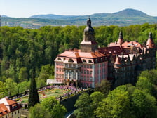 <p>Tauron Festiwal Kwiat&oacute;w i Sztuki na Zamku Książ (30.04-3.05.2026)&nbsp;</p>