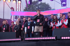 Juwenalia Wrocławskie 2026 na Polach Osobowickich. Na scenie wiceprezydent Wrocławia Ryszard Kessler