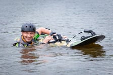 Jetboard i e-foil  - deski z napędem, które nie potrzebują fal