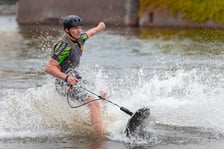 Jetboard i e-foil  - deski z napędem, które nie potrzebują fal