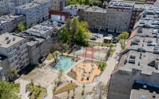 Zrewitalizowane wnętrze podwórka między ulicami Struga, Kleczkowską, Zegadłowicza i Kraszewskiego.