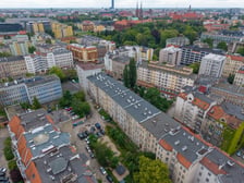Ciąg kamienic przy ul. Sępa-Szarzyńskiego, m.in. planowane do remontu numery 59, 61, 63, 65, 69.
