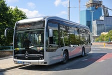 Elektryczny Mercedes eCitaro K. Wydział Transportu UMW zaplanował ponad tydzień testów tego pojazdu – od 20 do 28 maja.