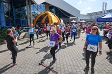 Seniorzy walczyli o puchar w nordic walking