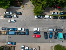 <p>Straż miejska od rana monitoruje sytuację w okolicy i zapowiada stanowczą reakcję na wszelkie pr&oacute;by nielegalnego parkowania</p>