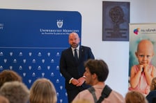 <p>Uroczystość wręczenia medalu Merito di Wratislavia - Zasłużony dla Wrocławia, for. Bernardzie Kazanowskiej. Przylądek Nadziei, 10.06.2026</p>