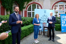 Podpisanie umowy między Zakładem Narodowym im. Ossolińskich i Miejską Biblioteką Publiczną we Wrocławiu