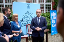Podpisanie umowy między Zakładem Narodowym im. Ossolińskich i Miejską Biblioteką Publiczną we Wrocławiu