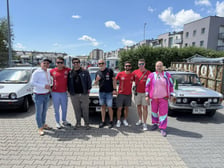 Uczestnicy wyprawy " Z Ziemi Tajskiej do Polski" na starcie tegorocznej edycji Rajdu Koguta