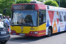Autobus WRO75 z grą