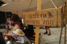 <p>Archeologiczny festiwal "Ludzie Ognia" na dziedzińcu Arsenału. Wrocław, 13.06.2026</p>