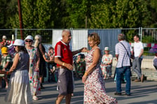 Potańcówka z duchem czasu przed Centrum Historii Zajezdnia, 19 czerwca 2026 r.