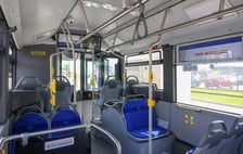 Pierwszy z 21 zamówionych Mercedesów eCitaro już jest we Wrocławiu. Będzie kursował na lotnisko