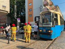Uszkodzona taksówka i tramwaj na ul. Szewskiej. Z powodu wypadku zmieniono trasy tramwajów, 29.06.2026 r.