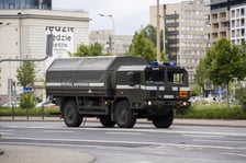 Po godz. 9:00 na teren budowy wjechał patrol saperski