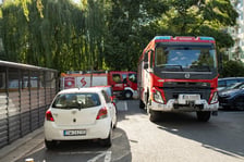 <p>Pojazdy straży pożarnej potrzebują do manewrowania znacznie więcej miejsca, niż samochody osobowe</p>