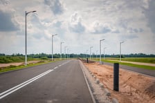 Aleja Architektów jest już dłuższa o pół kilometra. Trwają prace wykończeniowe
