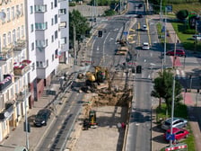 <p>Remont torowiska na Trzebnickiej, zmieniona organizacja ruchu oraz stan prac na 25.07.2026. Widok z drona.</p>