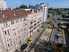 <p>Remont torowiska na Trzebnickiej, zmieniona organizacja ruchu oraz stan prac na 25.07.2026. Widok z drona.</p>