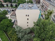 Kamienica przy ul. Wysokiej 4 podczas remontu.