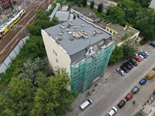Kamienica przy ul. Wysokiej 4 podczas remontu.