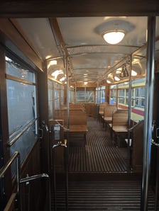 <p>Skład Konstal NND z Krakowa we Wrocławiu. Wnętrze tramawju.</p>