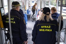 Wspólny patrol Strażników Miejskich i kontrolerów biletowych MPK