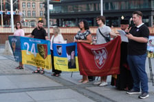 Wiec pamięci jeńców wojennych i ofiar rosyjskiej agresji na Ukrainie przy fontannie na ul. Oławskiej - 31 lipca 2026 r.