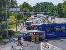 Wypadek na skrzyżowaniu Toruńska/Brucnkera - zdjęcie z drona, 2.08.2026 r.