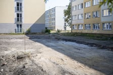 Podwórze między ulicami Hallera, Mielecką, Połaniecką i Stalowowolską - rozpoczęcie zagospodarowania.