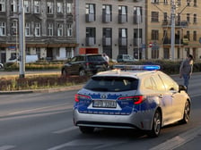 Wypadek na ul. Dmowskiego i zablokowane torowisko
