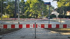 <p>Budowa ścieżki rowerowej wzdłuż ulicy Olszewskiego, zdjęcie z 9 sierpnia 2026.</p>