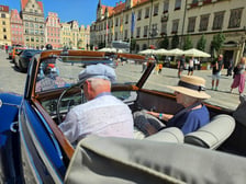 Parada uczestników zlotu MotoClassic Wrocław 2026 dotarła na Rynek, 21.08.2026 r.