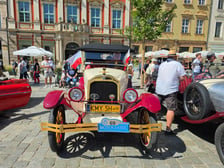 Parada uczestników zlotu MotoClassic Wrocław 2026 dotarła na Rynek, 21.08.2026 r.