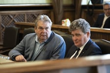 <p>Sesja Rady Miejskiej Wrocławia, 24.08.2026. Na zdjęciu wiceprezydenci Wrocławia Grzegorz Roman i Ryszard Kessler.</p>