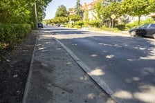 Ulica Dembowskiego i jej zniszczona nawierzchnia przed remontem, 27 sierpnia 2026