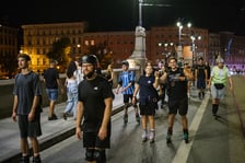 Nightskating we Wrocławiu. Przejazd rolkarzy przez Wrocław