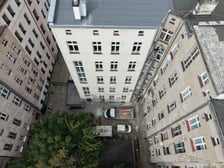 <p>Oficyna ul. Rejtana 5a na ukończeniu</p>